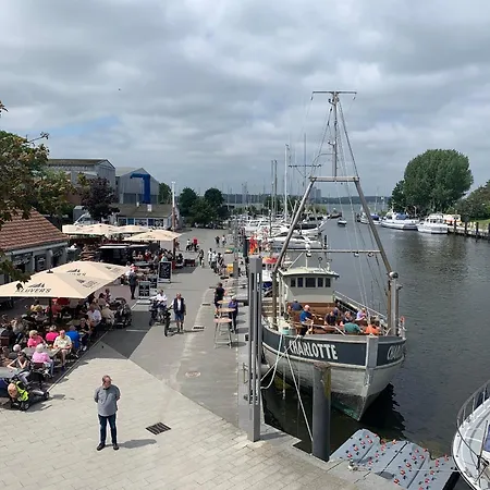 Mit Schwimmbad Daire *